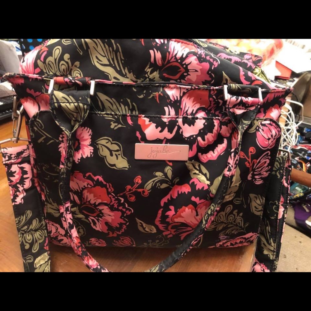 Jujube be classy diaper bag